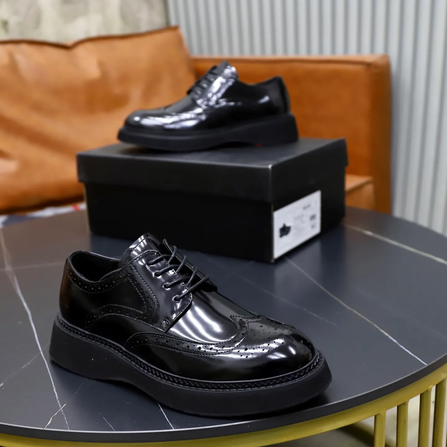 Ex-factory price: 640💰🙅‍♂️🙅‍♂️🙅‍♂️Cowhide Brand: PRADA Standard code: 38-44 (45 customized) Grade: Same as the official website Material: Original high-grade cowhide surface, cowhide lining, non-slip, soft and wear-resistant outsole Style category: Men's fashionable casual boots, distinguished luxury brand elements, top luxury Color: actual picture color